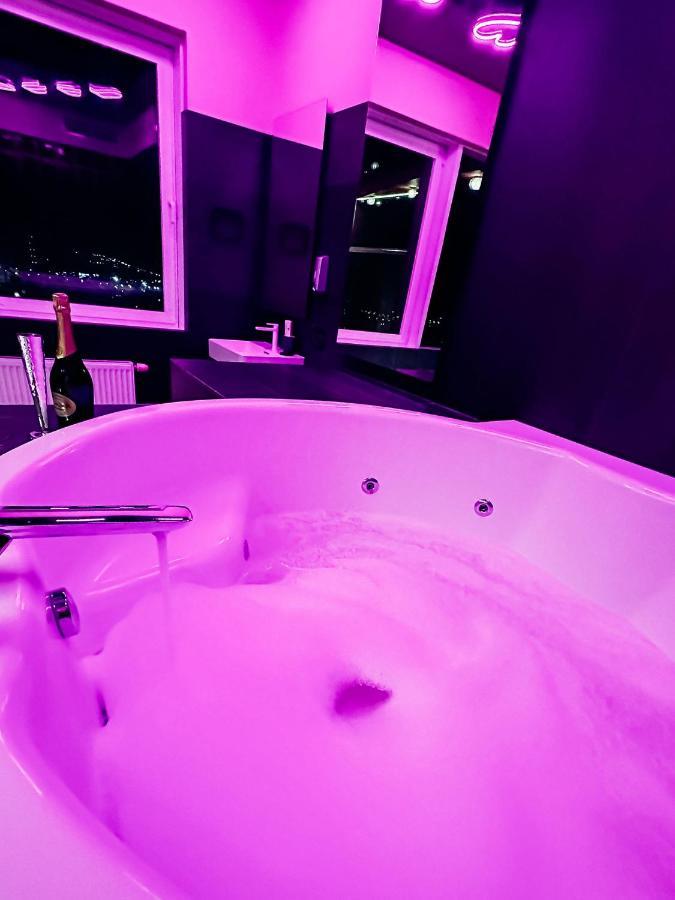 Sky Deep Jacuzzi 30 Floor Klaipeda Exterior foto